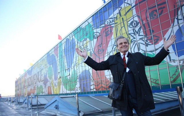 De Castelbajac painting on Paris Orly Airport